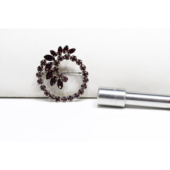 Vintage 1960s B David Purple Rhinestone Floral Brooch, Rhodium Plated - Picture 5 of 10